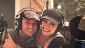 Thalía invitó a Yolanda Andrade a su programa de radio: `Friendship is for ever! @yolandandrade en el estudio de #conexionthalia risas 4ever!!!!´.
