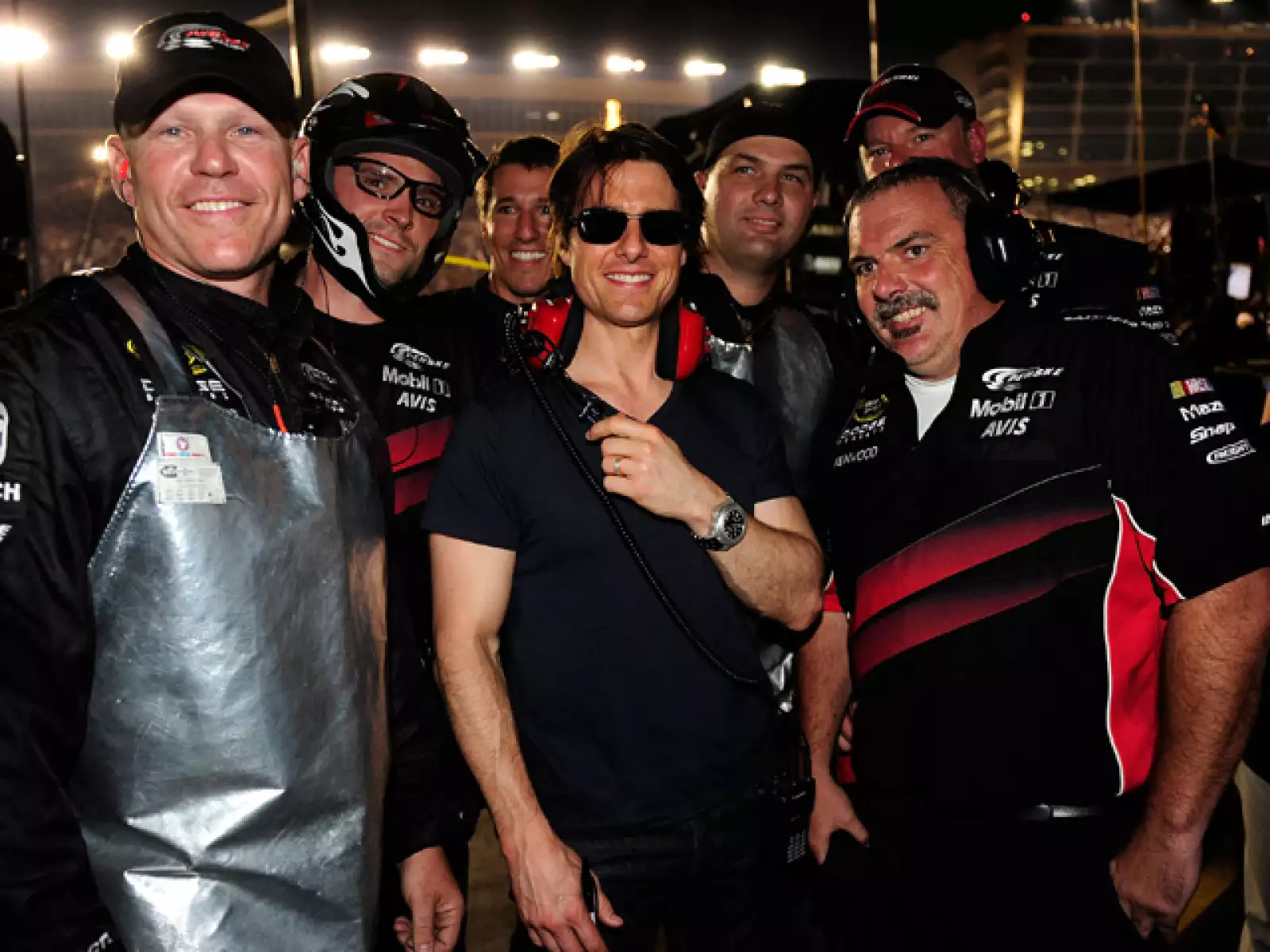 Su diseño masculino y excelente mecanismo fascina a cualquiera. Tom Cruise cuenta con uno el cual portó a la competencia NASCAR.