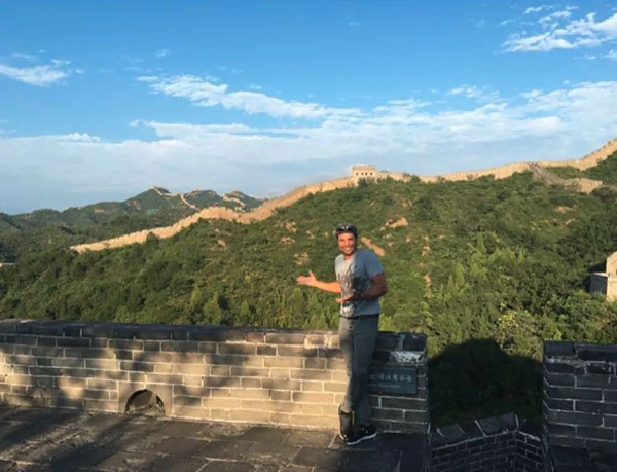 Uno de los lugares turísticos que visitó fue la Gran Muralla China.
