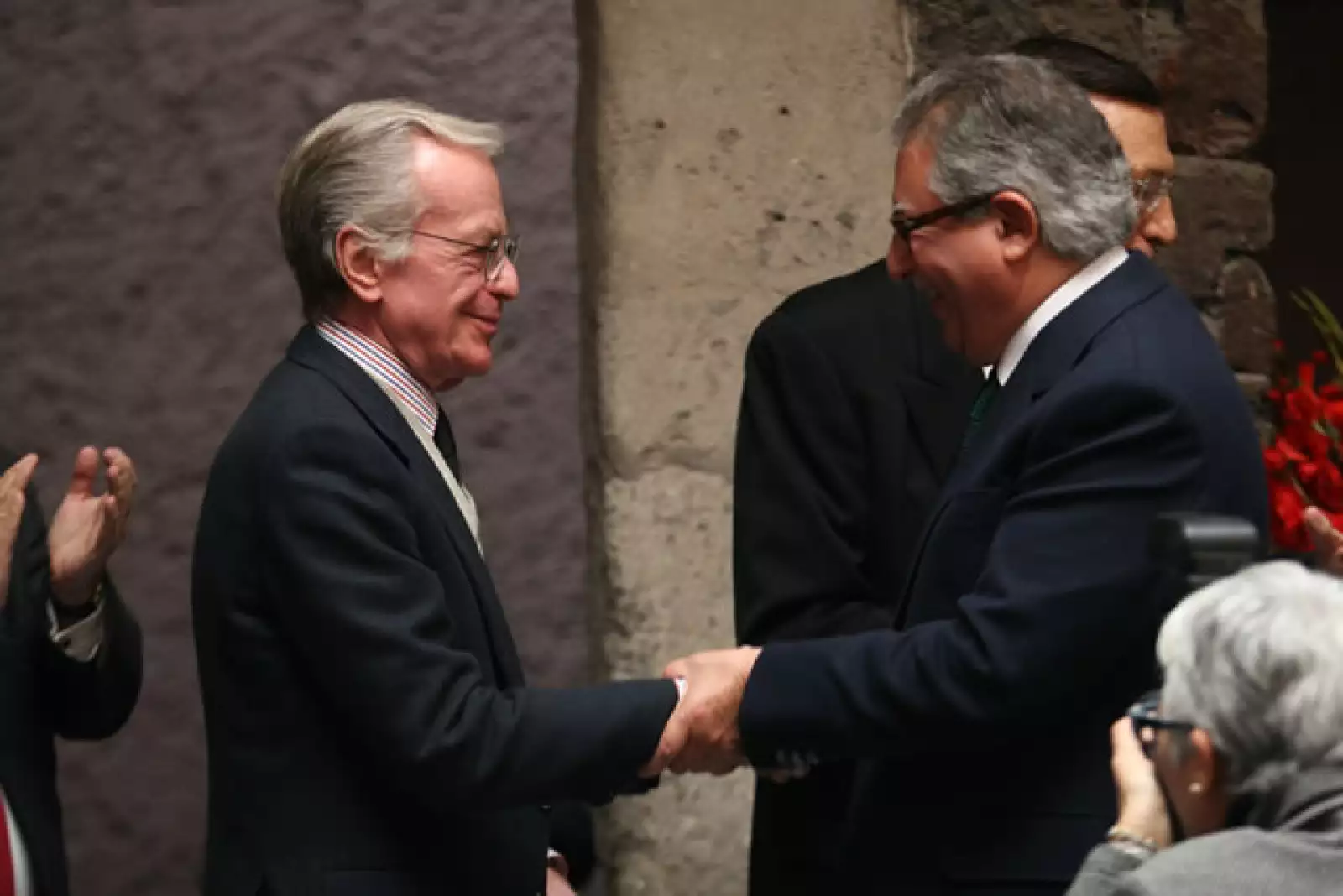 Homenaje a Jacobo Zabludovsky y Leon Davidoff.