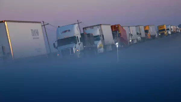 Industria de vehículos pesados cae a su peor nivel desde la pandemia, ¿qué pasa?