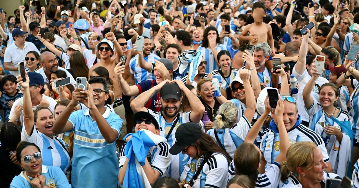ARGENTINOS HUYEN DE MILEI: 1.8 MILLONES FUERA DEL PAÍS