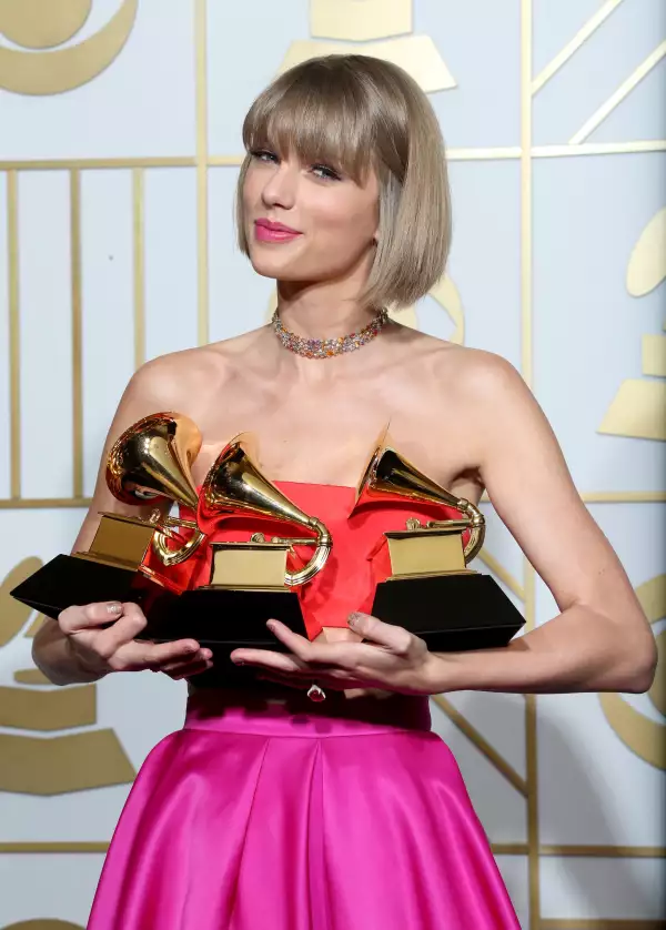 taylor-swift-grammys-2016