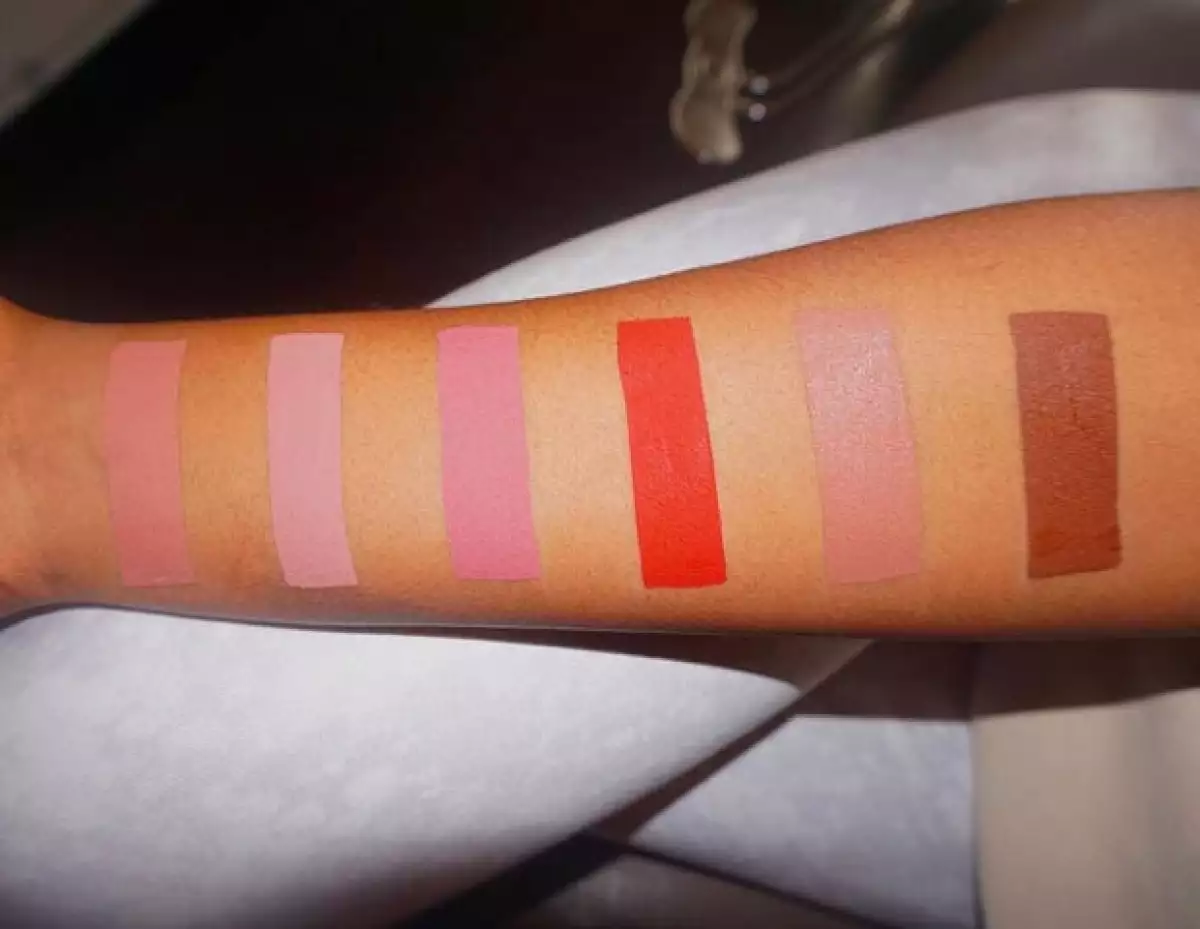 Los colores de izquierda a derecha son: candy, koko, posie, mary jo, dolce y true brown.