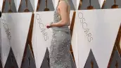 Daisy Ridley en vestido Chanel y joyería de la firma.