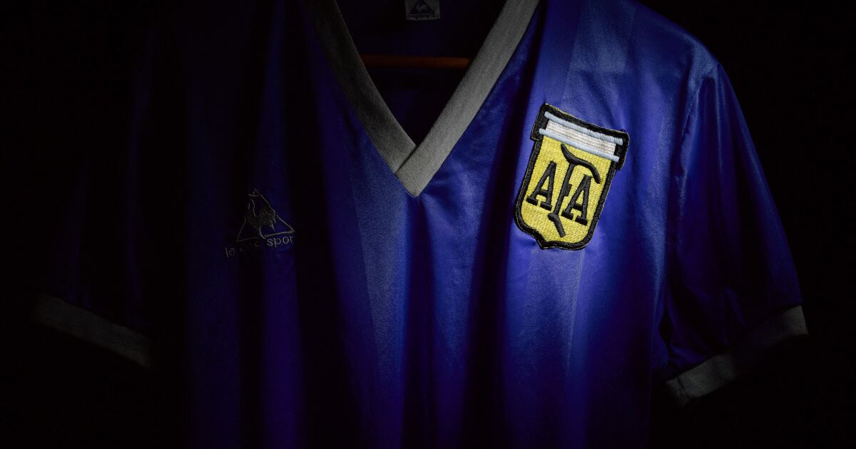 The auction shirt is not from the historic goal: Maradona’s daughter The auction shirt is not from the historic goal: Maradona’s daughter