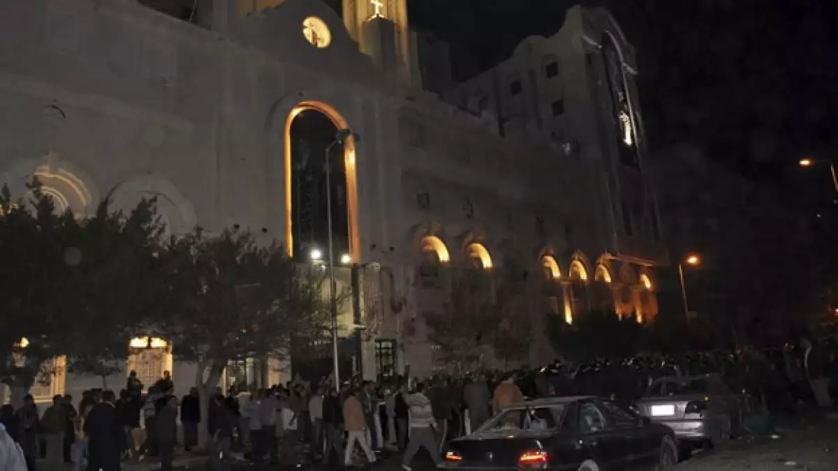 una explosión dejó varios muertos en una iglesia en Alejandría