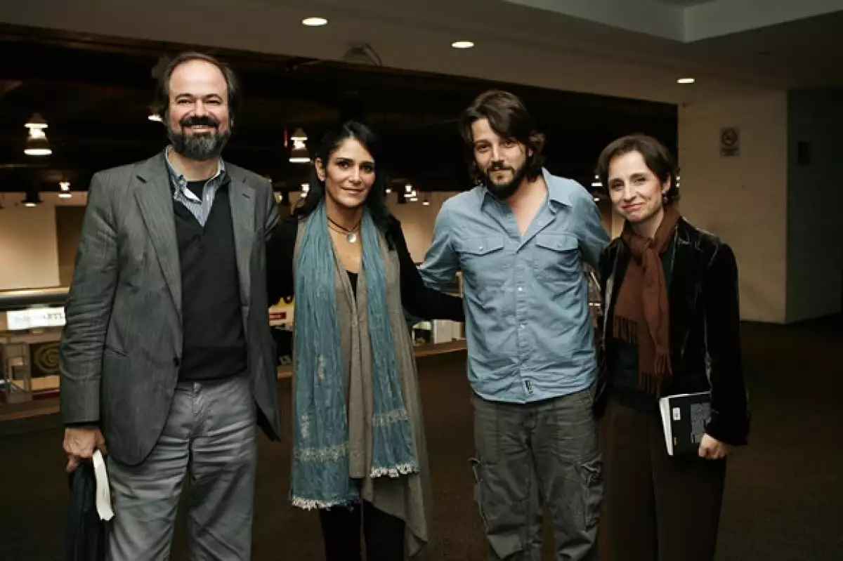 Juan Villoro, Diego Luna y Carmen Aristegui fueron los padrinos del libro de Lydia Cacho.