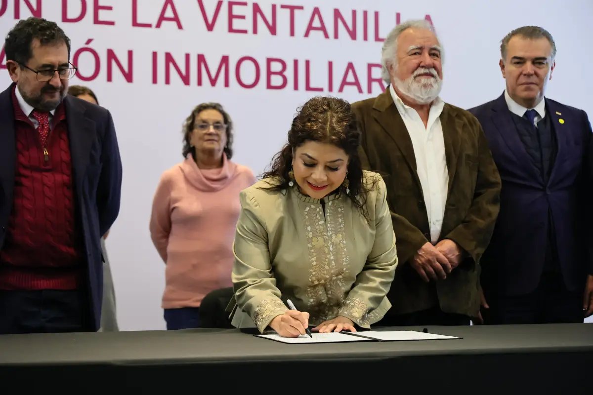 Clara-Brugada-ventanilla.jpeg