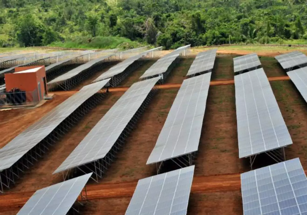 Bolivia inaugura planta de energ�a solar