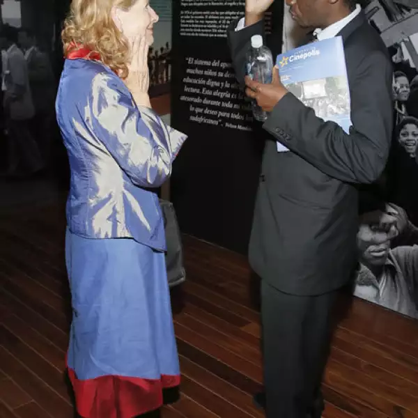 Valerie Puxon,Maina Mutonya