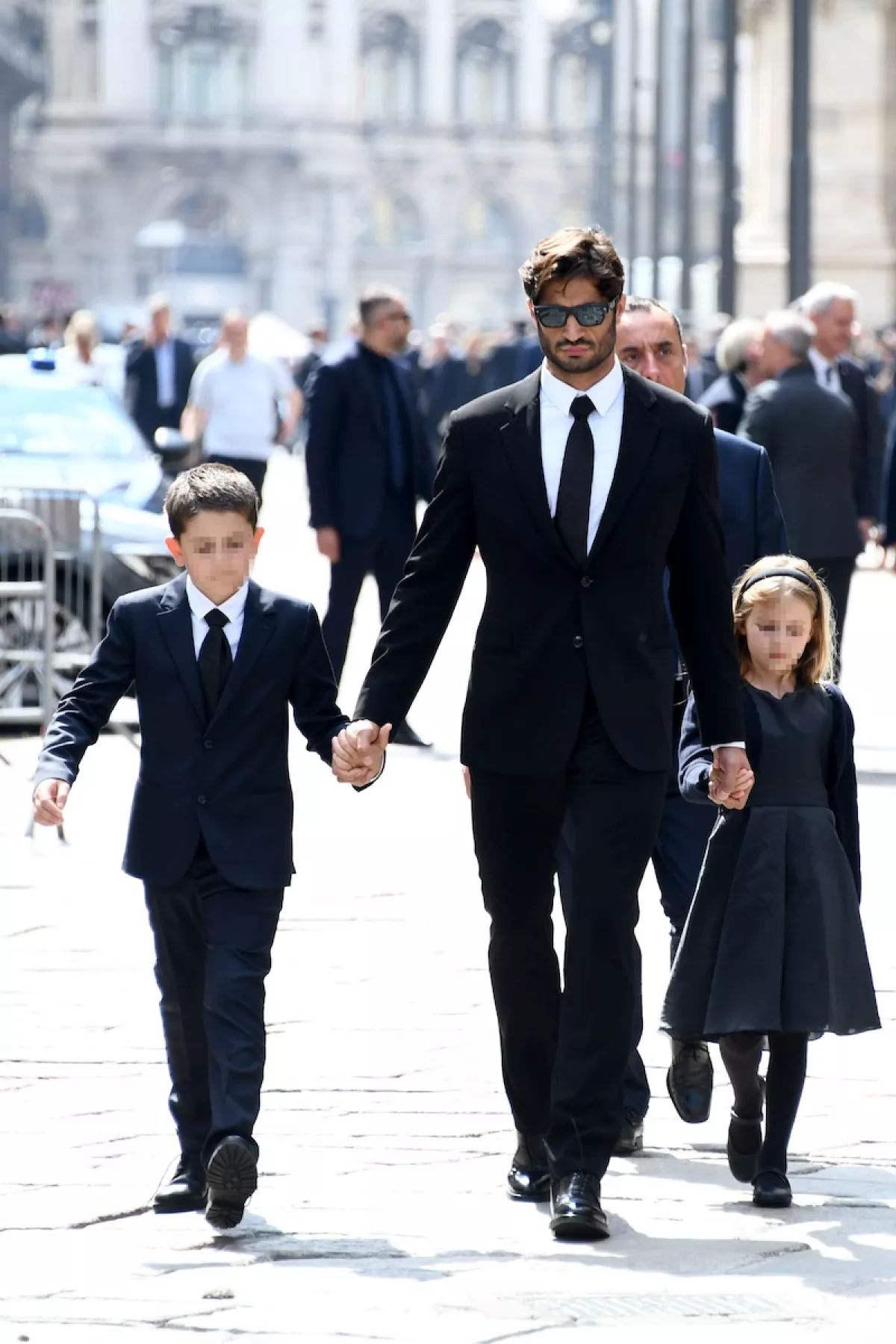Guy Binns con dos de sus hijos