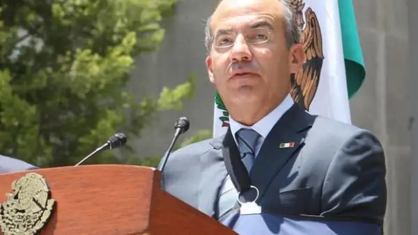 El presidente de México se cayó mientras hacía ejercicio en una bicicleta.