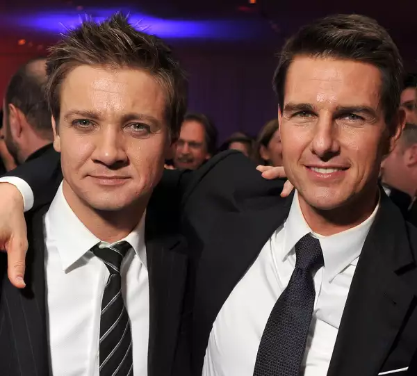 Quién es Jeremy Renner actor de Avengers que sufrió un accidente