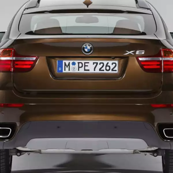 Respecto al equipamiento, aparece el sistema opcional de navegación Professional con iDrive y GPS, que ofrece indicaciones mediante voz o flechas y un mapa de carreteras en una pantalla a color de 8.8 pulgadas.