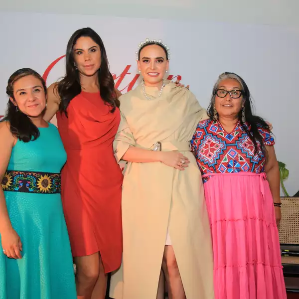Adriana Luna, Paola Rojas, Altagracia Gómez Sierra  y Odilia Ro