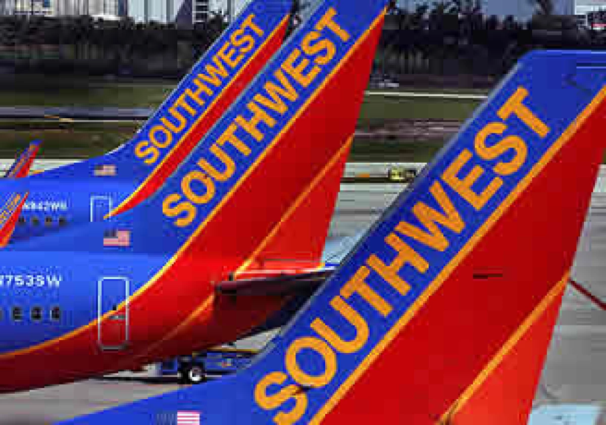 Al avión de Southwest que aterrizó de emergencia, después de que se le hizo un agujero en la cabina de pasajeros, se le habían hallado fisuras en 2010. (Foto: Cortesía Fortune)