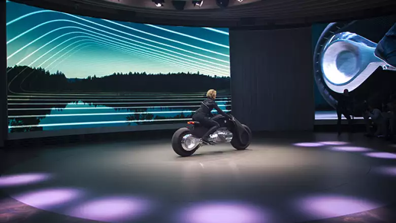 BMW motofuturista 6