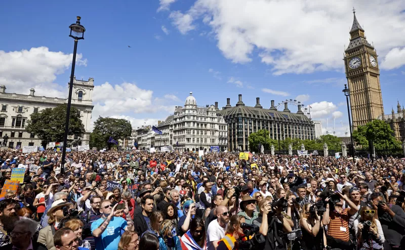 Miles se manifestaron en el centro de Londres contra el 'brexit'.