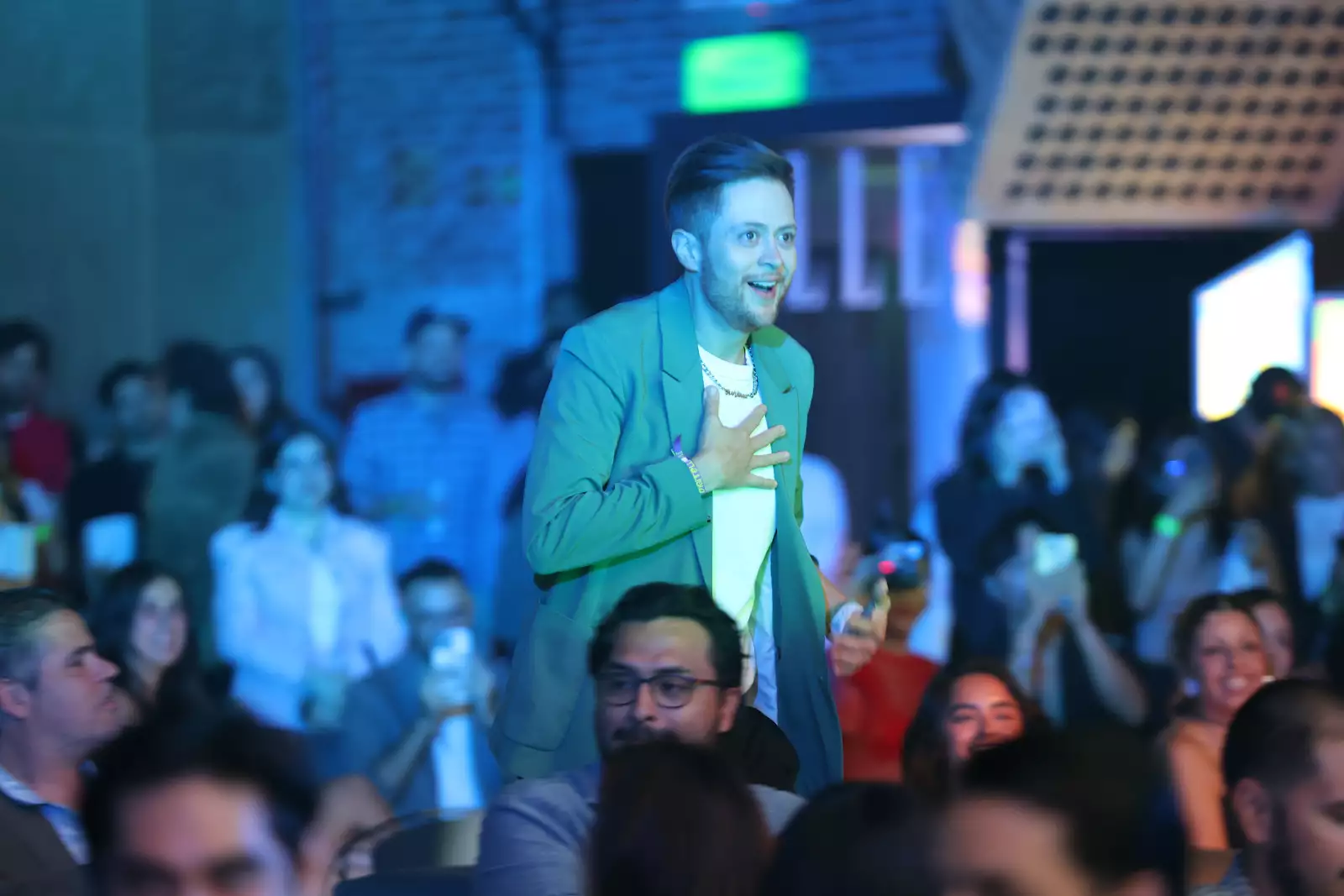 Rojstar, Gerardo Nuño