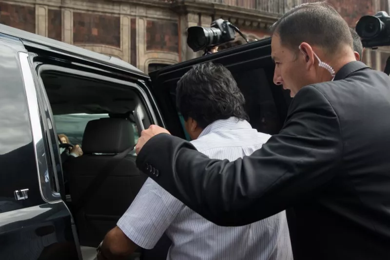 Guardia a cargo de Evo Morales 3.jpg