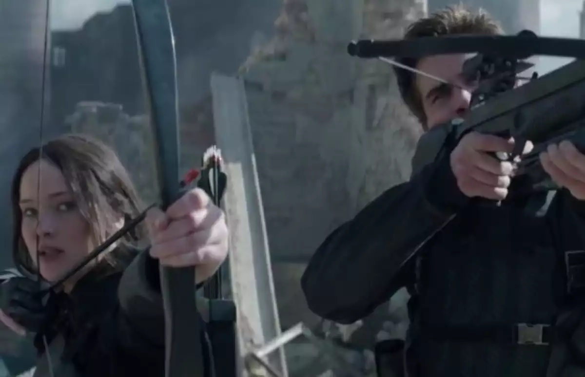 La actriz de 24 años está lista para regresar a la acción en la tercera entrega de "The Hunger Games" y este avance demuestra que su personaje sorprenderá en grande a sus fieles seguidores.