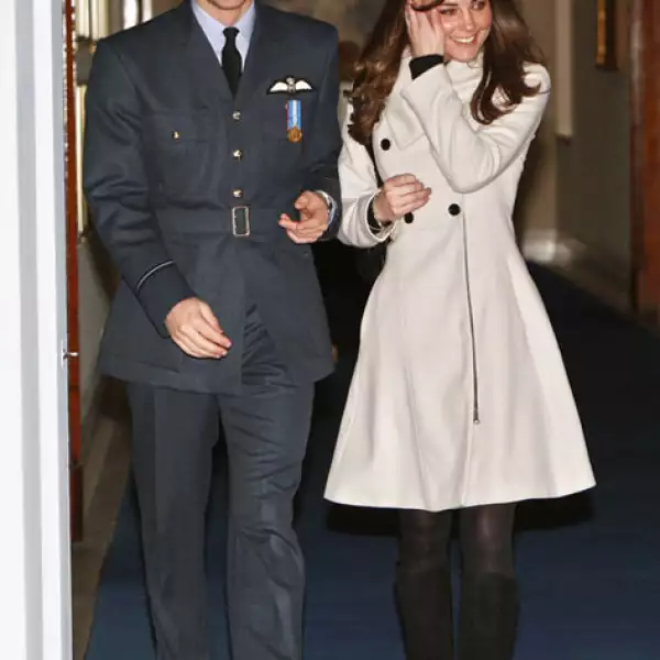 Y aunque se separaron por casi tres años, reaparecieron juntos en 2008 durante la graduación de la Real Fuerza Aérea del príncipe.