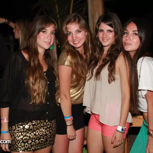 Fer González,Natalia Ampudia,Mariana Aceves y Karla Sherman.