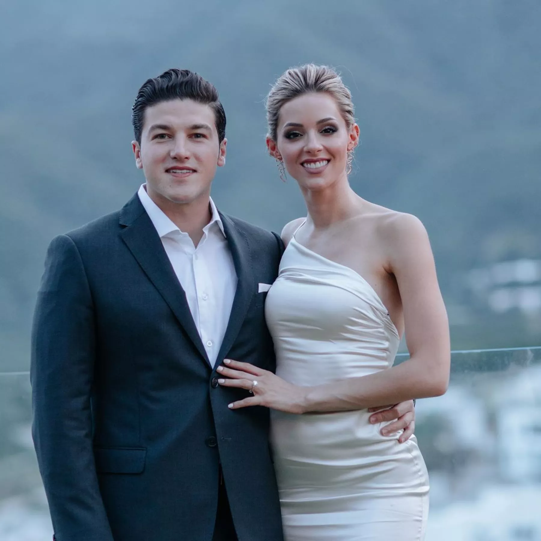 Samuel García y Mariana Rodríguez.