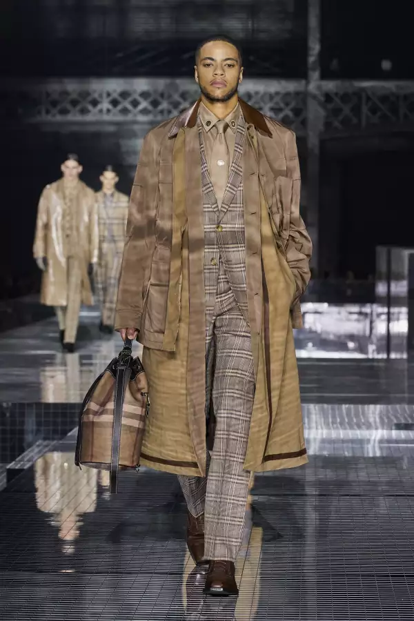 Burberry F20.jpg