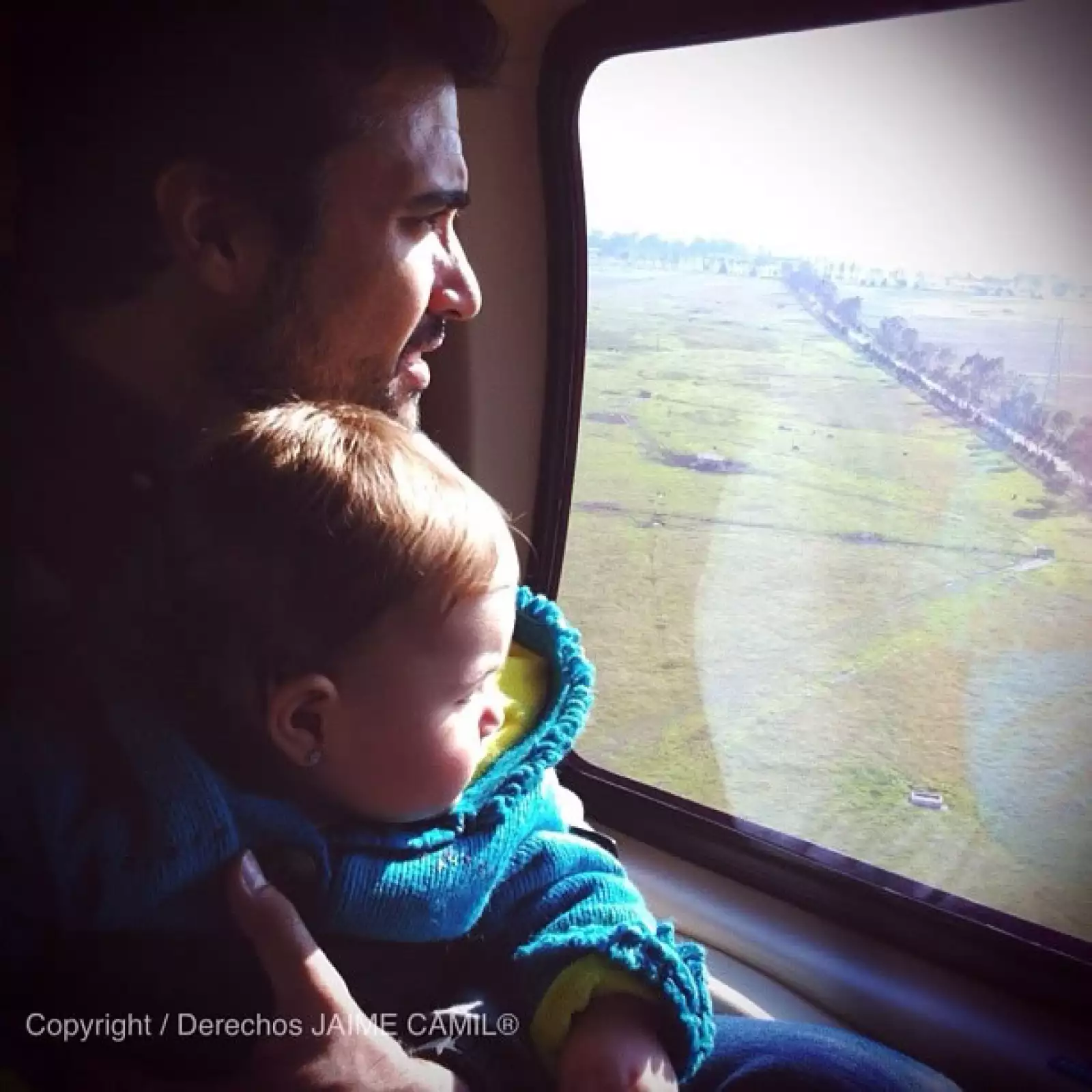 Jaime Camil compartió el primer viaje en helicóptero de su hija Elena.
