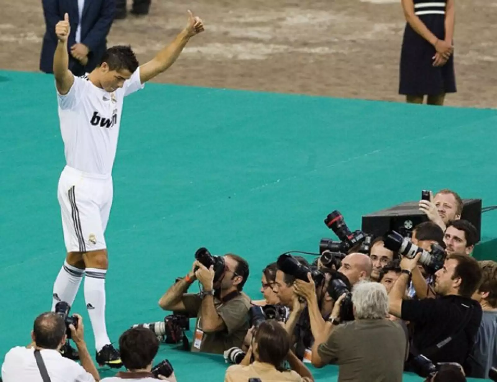 El mediocampista portugués ganará la nada despreciable cantidad de 131 millones de dólares.