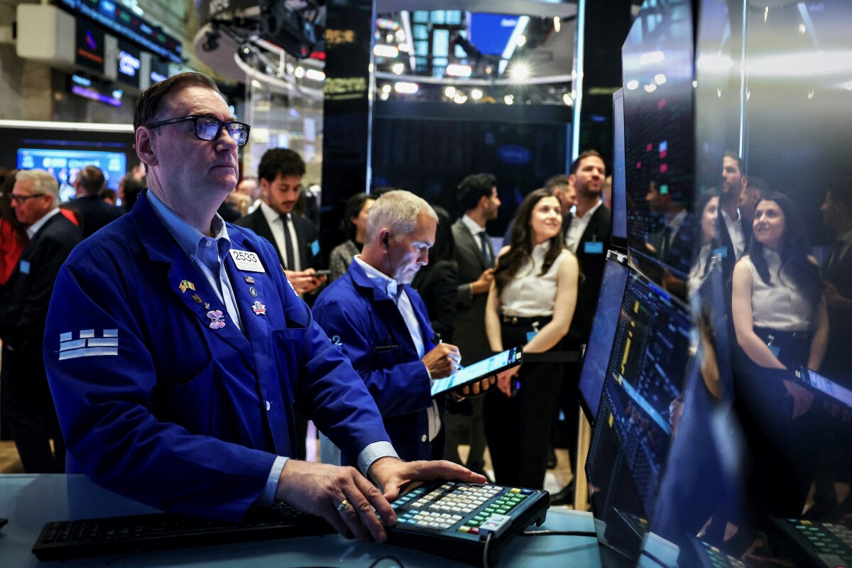 Wall Street sube tras marcha atrás de Trump sobre aranceles a la UE