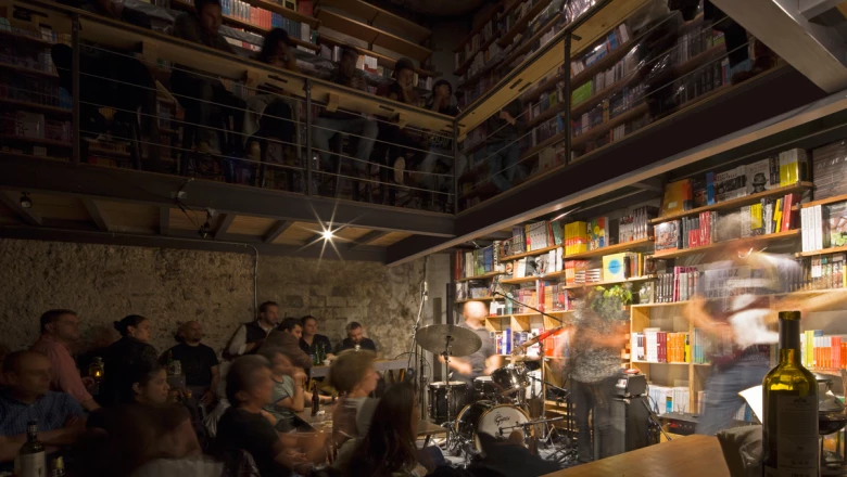 Cauz Foro Librería, a detalle
