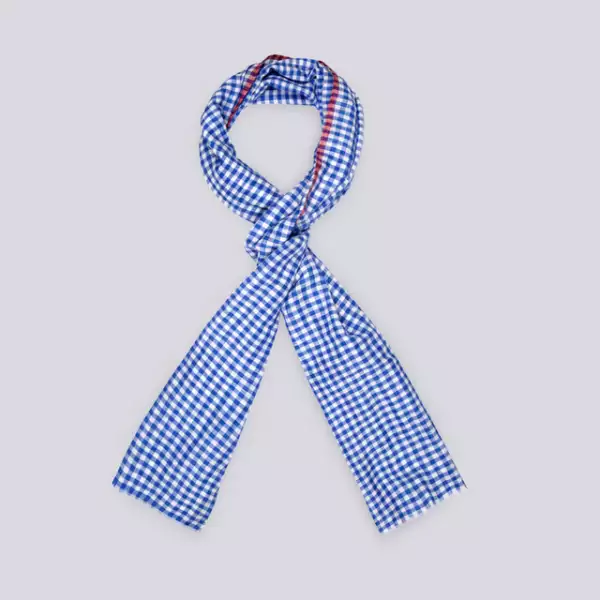 No existe un accesorio más varonil y preppy. (Carolina Herrera, precio en punto de venta)