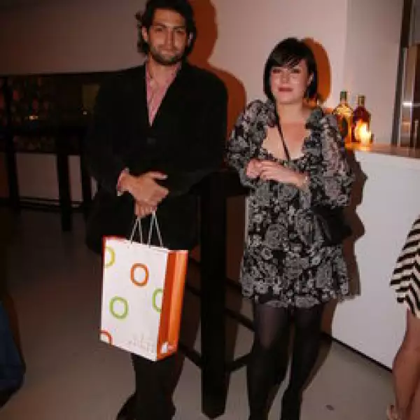 Santiago Vertiz, Caitlin Mc Atomney