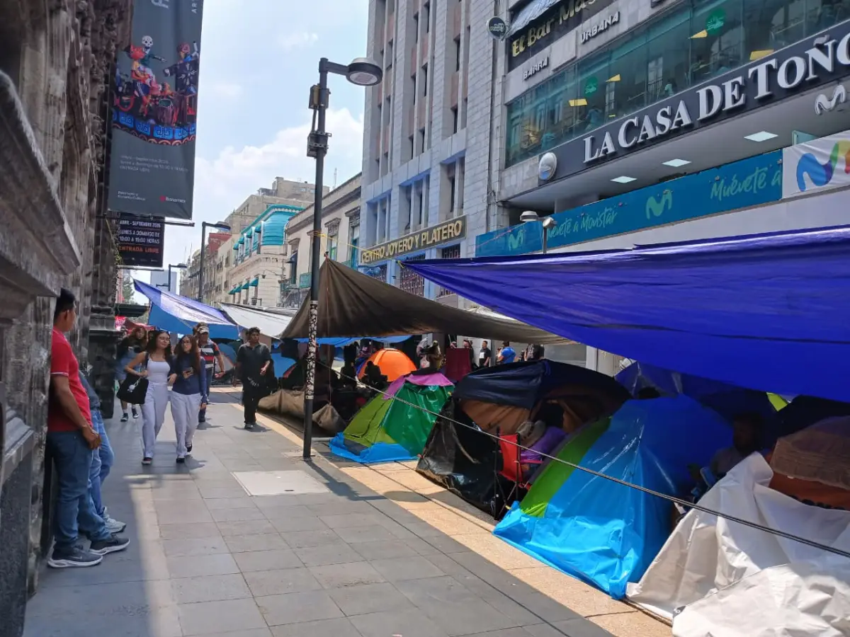 Campamento de la CNTE en el Centro Histórico