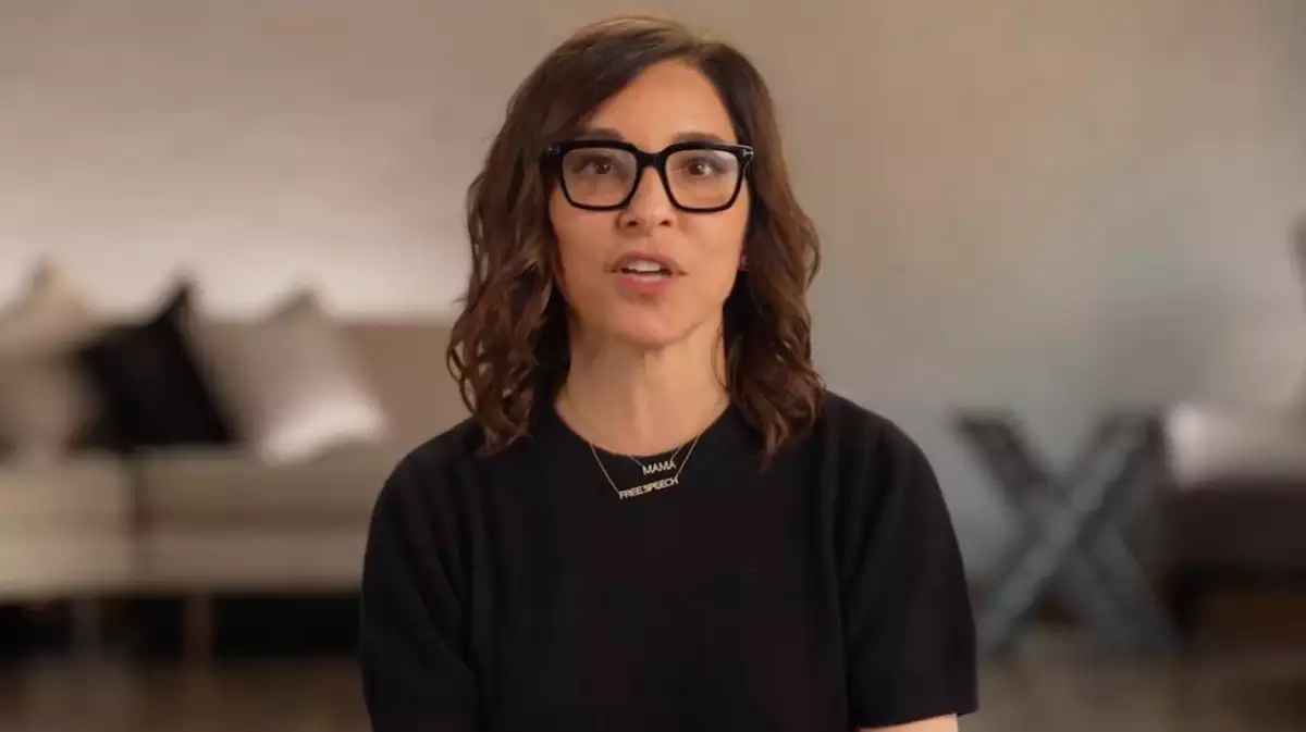 Linda Yaccarino dando su mensaje a los anunciantes.