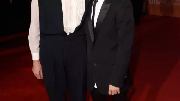 La actriz posó por primera vez en público junto a su novia Samantha Thomas en el Festival de Cine de Toronto este domingo.