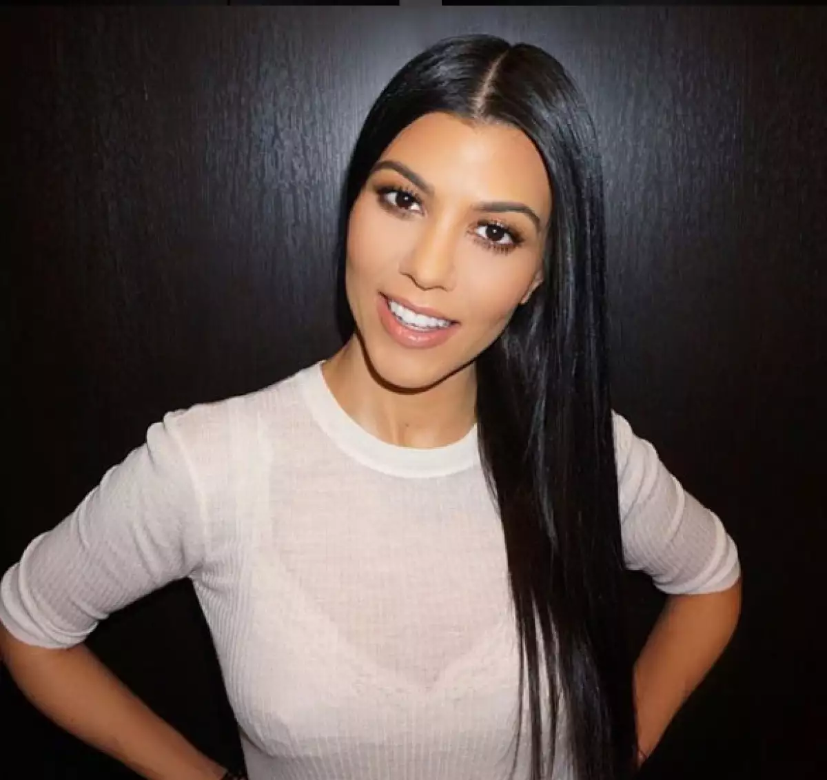 La mayor de las Kardashian-Jenner se ha tomado el primer domingo de primavera para relajarse, tomar el sol y presumir su figura.