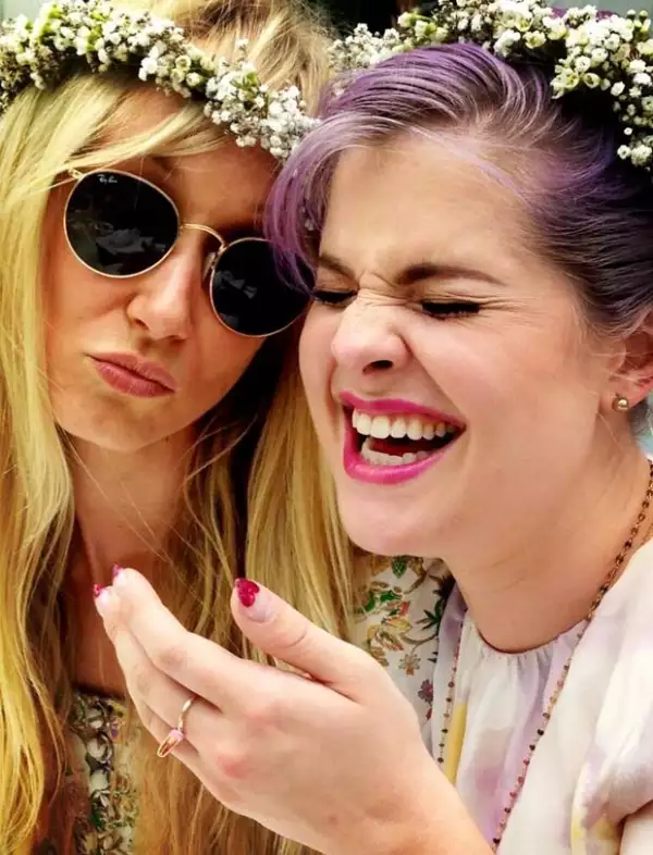 Kelly Osbourne y Kim Stewart también acudieron al baby shower.