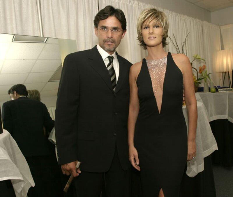26 años de casados y Humberto Zurita y Christian Bach están más que enamorados.
