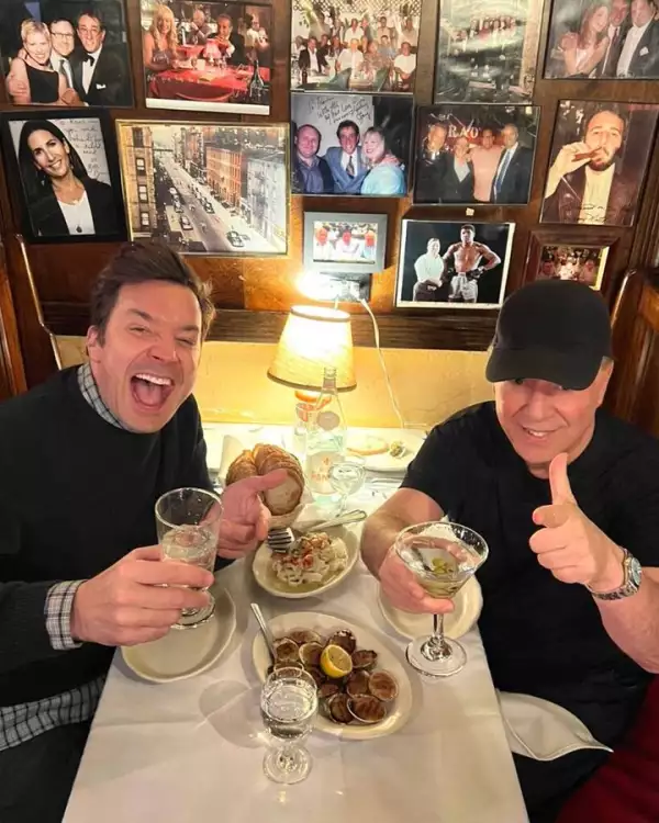 Jimmy Fallon y Tommy Mottola