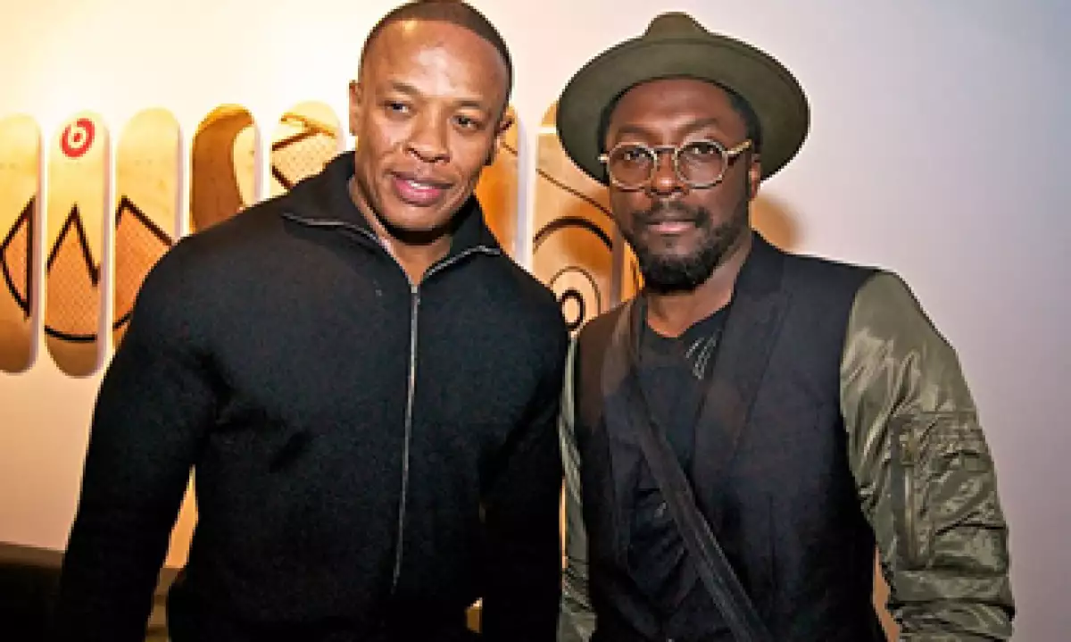 Dr. Dre y Will.i.am (izq) son cofundadores de la empresa Beats junto con Jimmy Iovine. (Foto: tomada de Facebook/DrDre)
