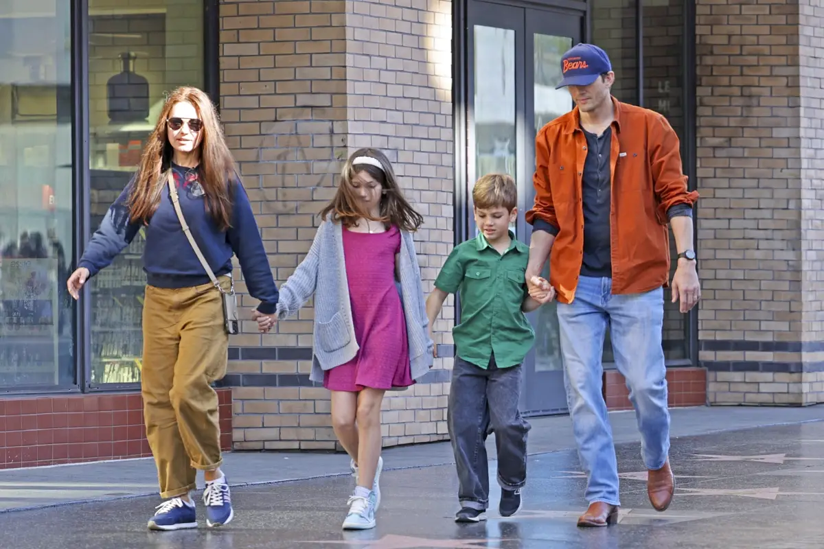 EXC Ashton Kutcher, Mila Kunis