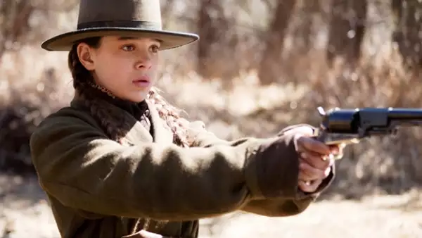 Nominada al Oscar por su madura actuación en `Temple de acero´, esta joven de 14 años está lista para brillar.