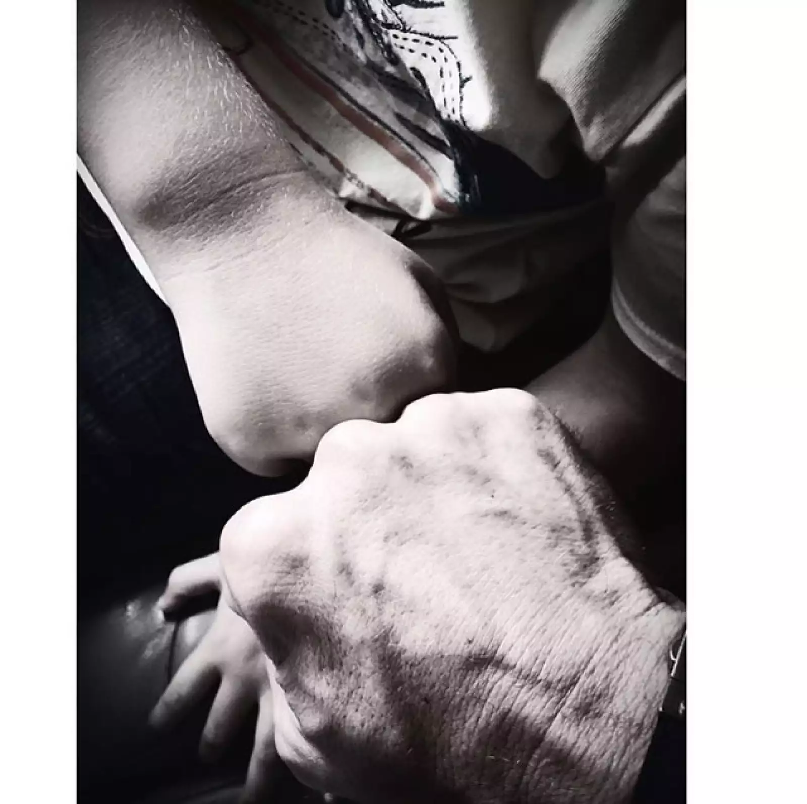 Desde hace una semana, Sebastián y Santi emprendieron la aventura: Comienza una nueva aventura!! Aprender, descubrir, compartir, disfrutar ...Amar! #SantiTime #TeAmo Santi #GraciasDios.