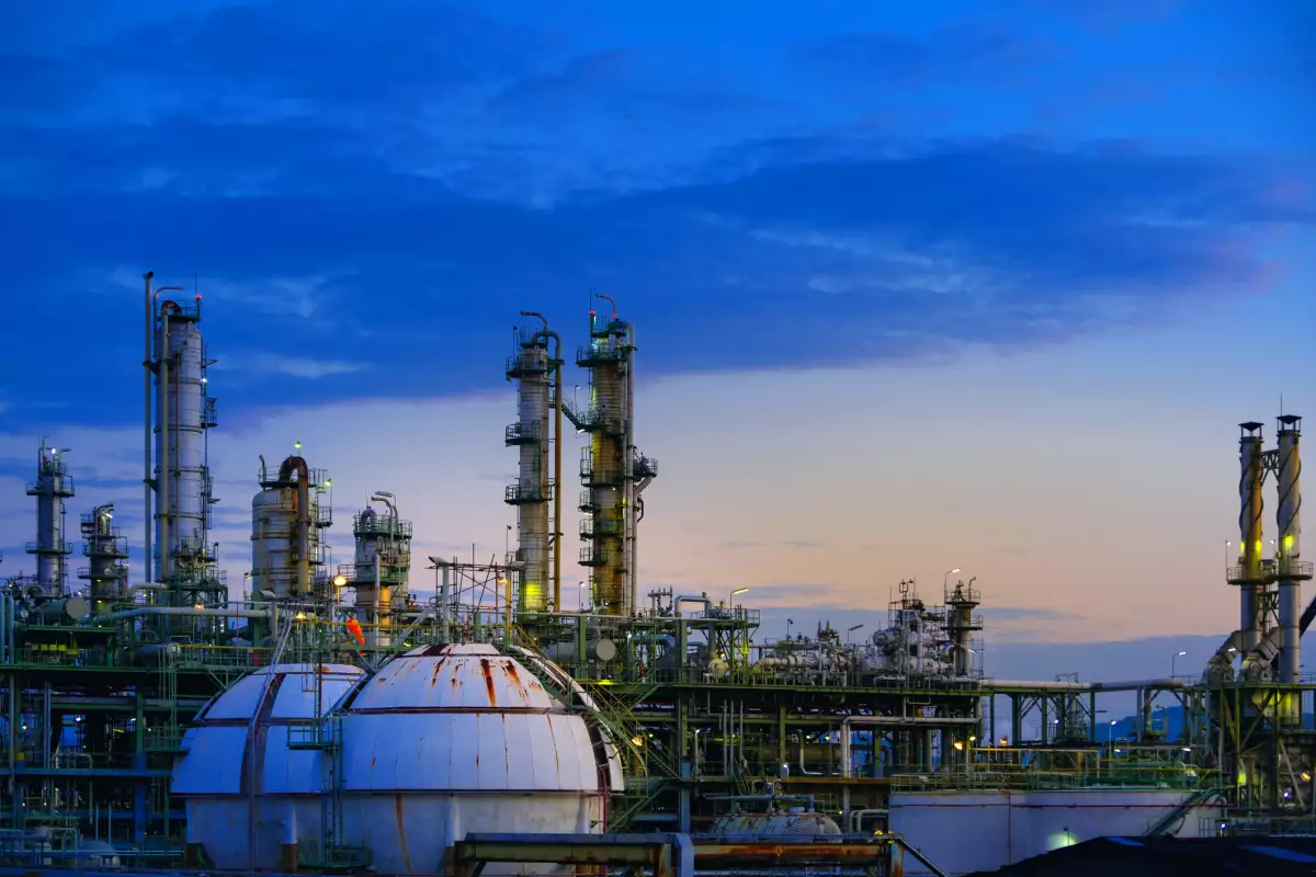 Los permisos cancelados están relacionados con la comercialización de petrolíferos y otros hidrocarburos.