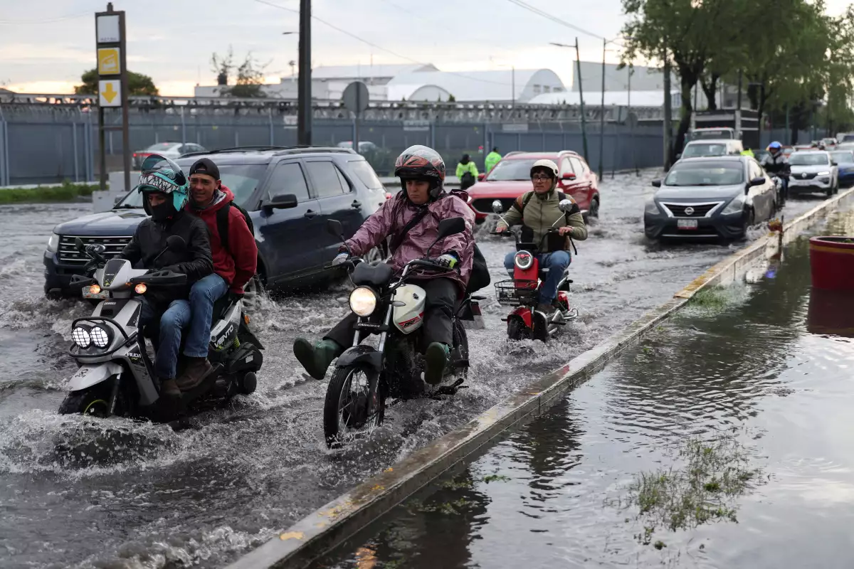 Sal con paraguas: Frente frío 2 y monzón mexicano ocasionarán lluvias en casi todo el país