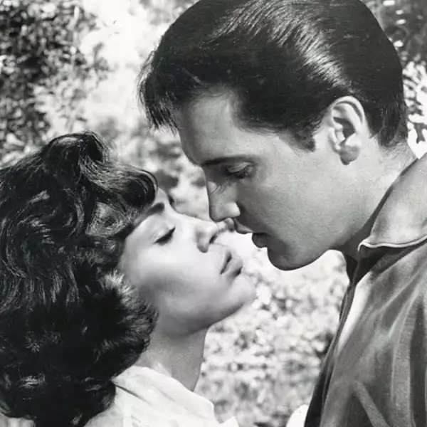 Otra muestra de amor entre Miley y Elvis.